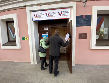 Условная и реальная доступность для инвалидов избирательных участков в Петербурге