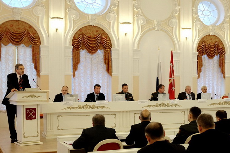 Александр Шишлов на заседании городской призывной комиссии_28.11.2013
