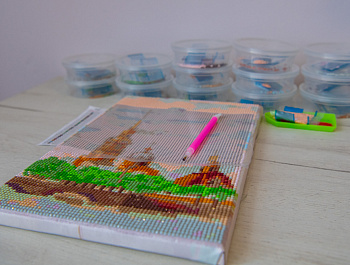 Сопровождение в апельсиновых тонах: «Мы здесь превращаемся в обычных людей»