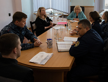 «Яблоневка», хоть и «строгая», но проблемы – общечеловеческие