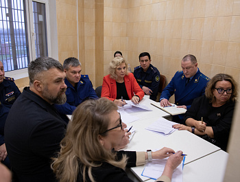 «Спящая» проблема цифровизации и живые жалобы: что обсуждали за решеткой в «Крестах»