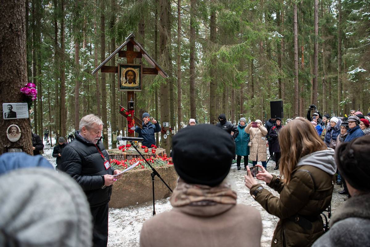 «Хотелось бы всех поименно назвать…»: В Петербурге вспоминают жертв репрессий