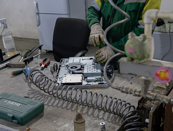 «Экострой»: куда звонить, когда разбился градусник?