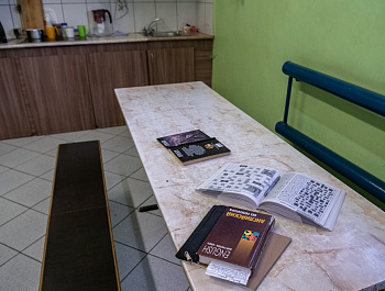 «Яблоневка», хоть и «строгая», но проблемы – общечеловеческие