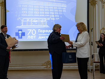 Добрый ангел против «белой смерти»: Уполномоченный поздравила фтизиатров с 70-летием