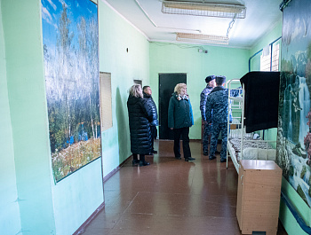 «Яблоневка», хоть и «строгая», но проблемы – общечеловеческие