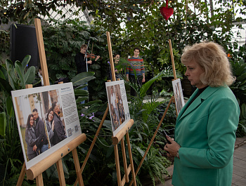 «Любовь может все»: Светлана Агапитова – о романтических историях особенных семей в Таврическом саду