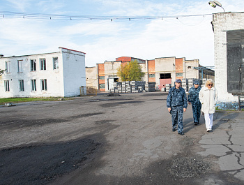 Прием в ИК № 5: аромабомбочки, «макароны по-флотски» и приведение, которое хочет быть легальным
