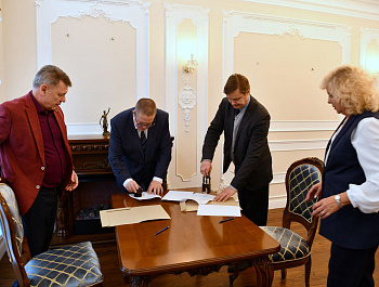 Уполномоченный и Адвокатская палата Петербурга заключили соглашение о сотрудничестве