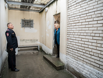 ИВС Красногвардейского района: «Сладости тут не положены…», наволочки – тоже…