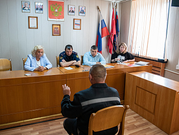 Прием в ИК №5: труд во благо, медицина поневоле и граждане несуществующей страны