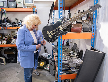 «Экострой»: куда звонить, когда разбился градусник?