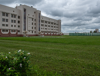 Прием в «Крестах»: от семейных страстей до почтовых конвертов