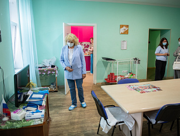 Автоответчик, закрытые двери и угроза административной ответственности: визит в реабилитационный центр, который не ждал гостей