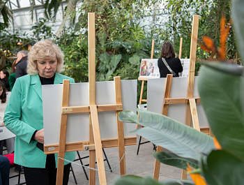 «Любовь может все»: Светлана Агапитова – о романтических историях особенных семей в Таврическом саду