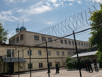 Прием в ИК № 6: обучение ИИ, социальная работа и недооформленные браки