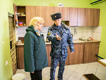 «Яблоневка», хоть и «строгая», но проблемы – общечеловеческие