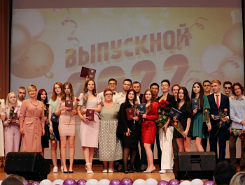 «С дипломом по жизни»: более двух тысяч выпускников Президентской академии в Петербурге стали специалистами, бакалаврами и магистрами