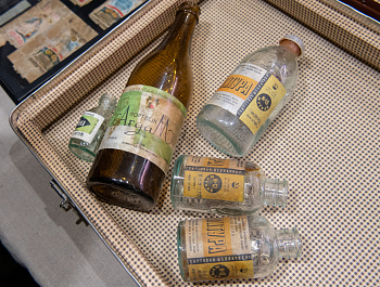 Сохранение истории в деталях: петербургский Уполномоченный поблагодарила добровольцев, подаривших витражам новую жизнь