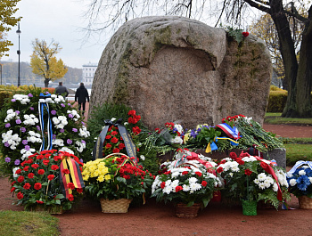 «Хотелось бы всех поименно назвать»: в Санкт-Петербурге вспоминают жертв политических репрессий
