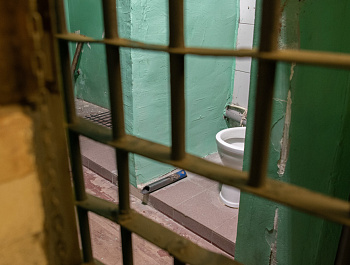 «Яблоневка», хоть и «строгая», но проблемы – общечеловеческие