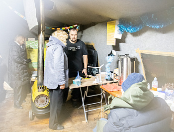 От ужина до душа: как работает один из лучших пунктов обогрева для бездомных