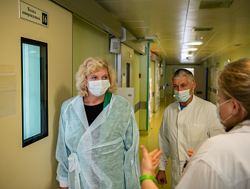 Боткинская больница спасает не только от инфекций, но и от социального неблагополучия