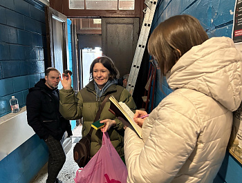 Петербургские витражи снова пропускают свет: Кто сегодня помогает тем, кто спасает наше наследие